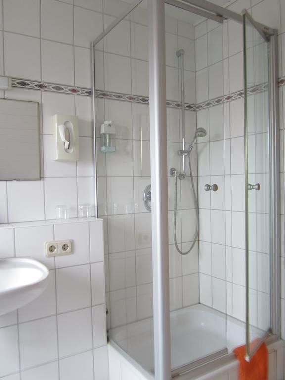 Hotel Waldparkstube Bad Schonborn Exteriör bild