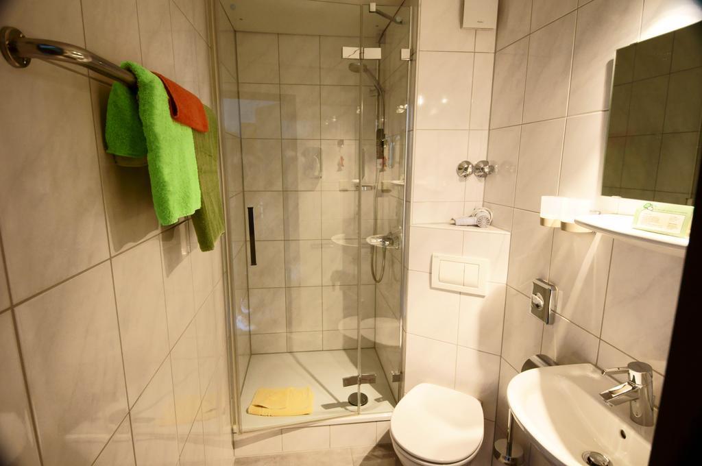 Hotel Waldparkstube Bad Schonborn Exteriör bild